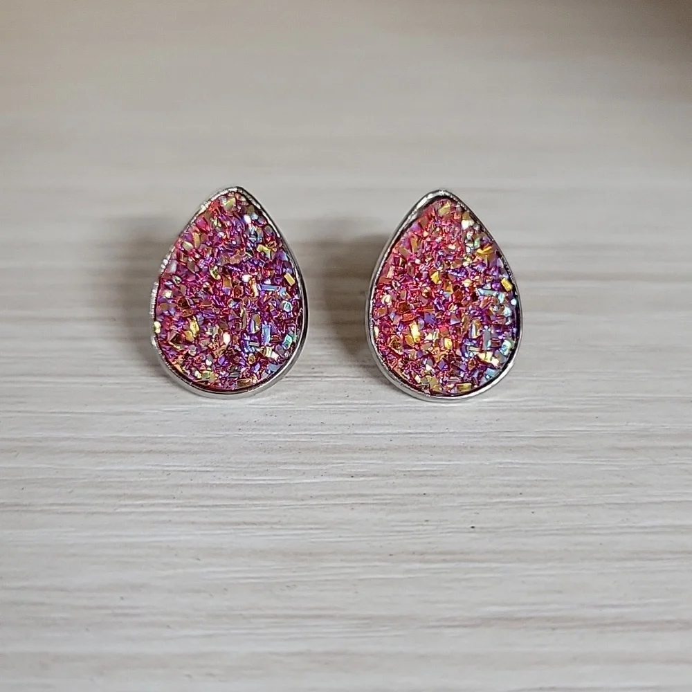 Ear Envy lightweight teardrops